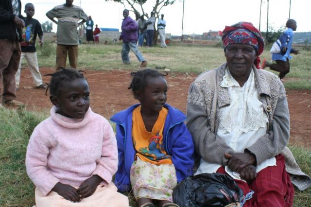 Grandmother (Bibi) and grandchildren (Mjukuu) 